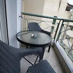 With Free Parking Appartamento *