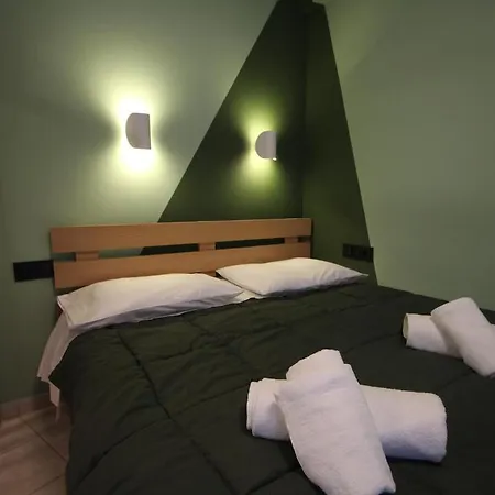 Apartment With Free Parking *