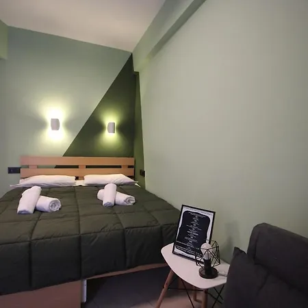 With Free Parking Apartment *