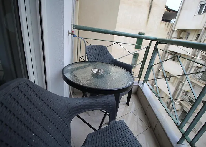 With Free Parking Daire *